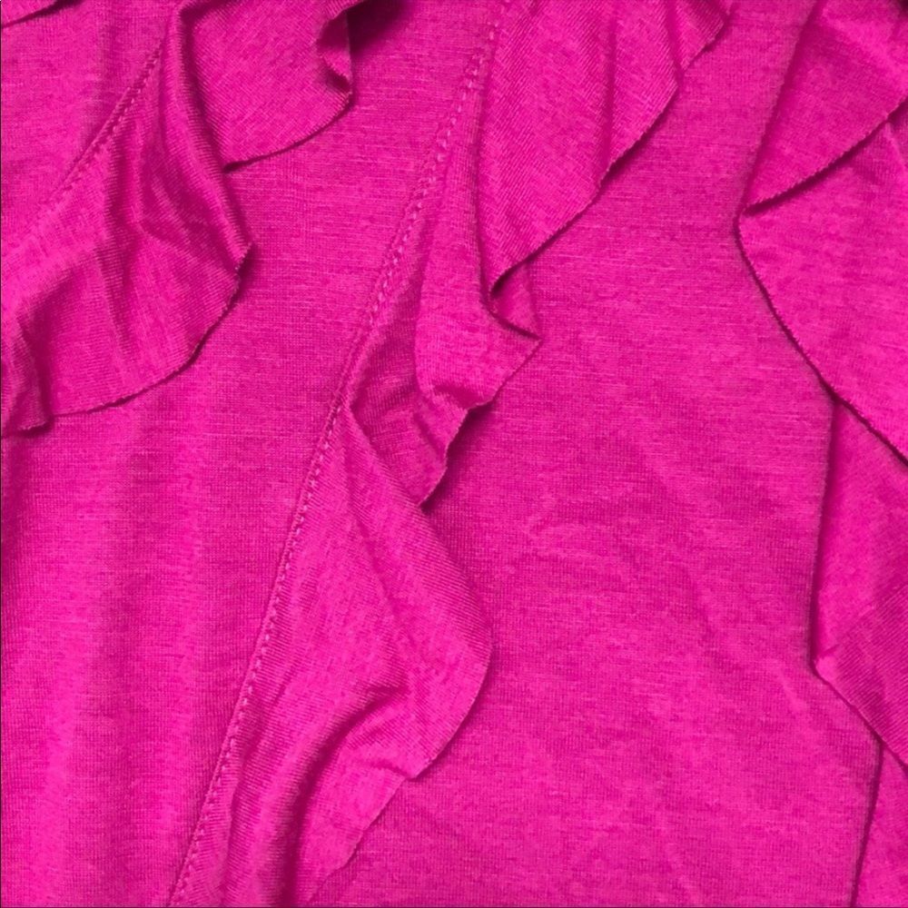 ✨ EXPRESS Magenta Ruffle Tank Top ✨ - Picture 4 of 5